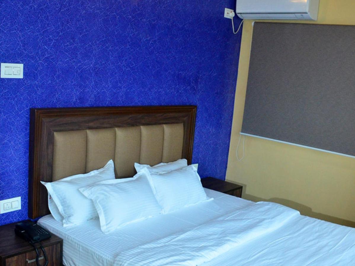 Hotel Aloka Residency 加尔各答 外观 照片